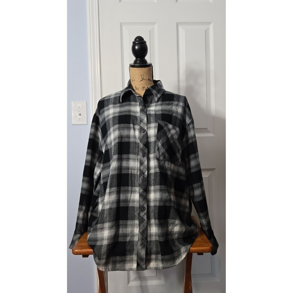 Wild Fable Womans Fannel Long Silver Shirt Size Medium Plaid